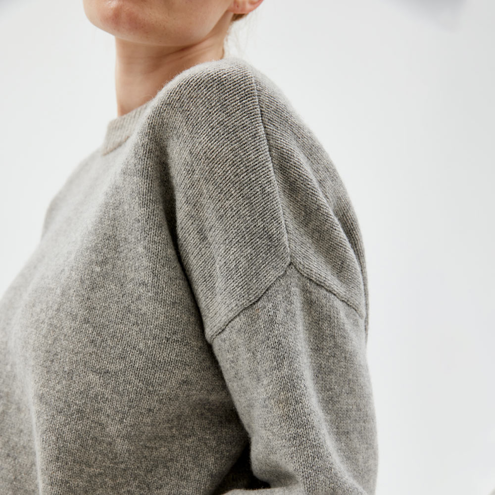 Round neck wool jumper shop